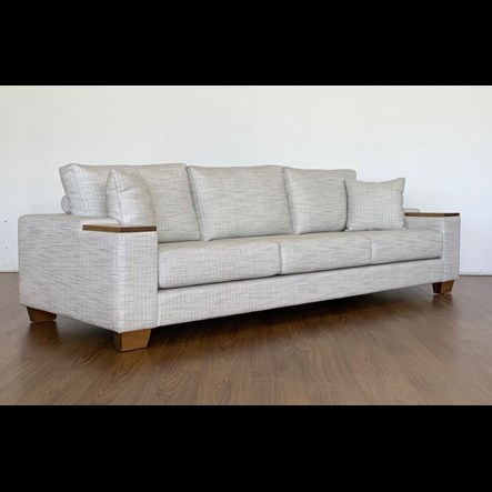 Monique sofa