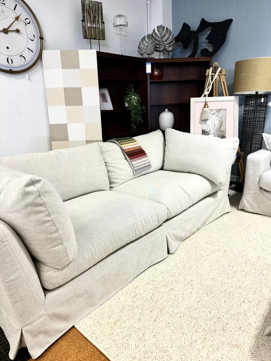 Molmic Lille Sofa - Image 4