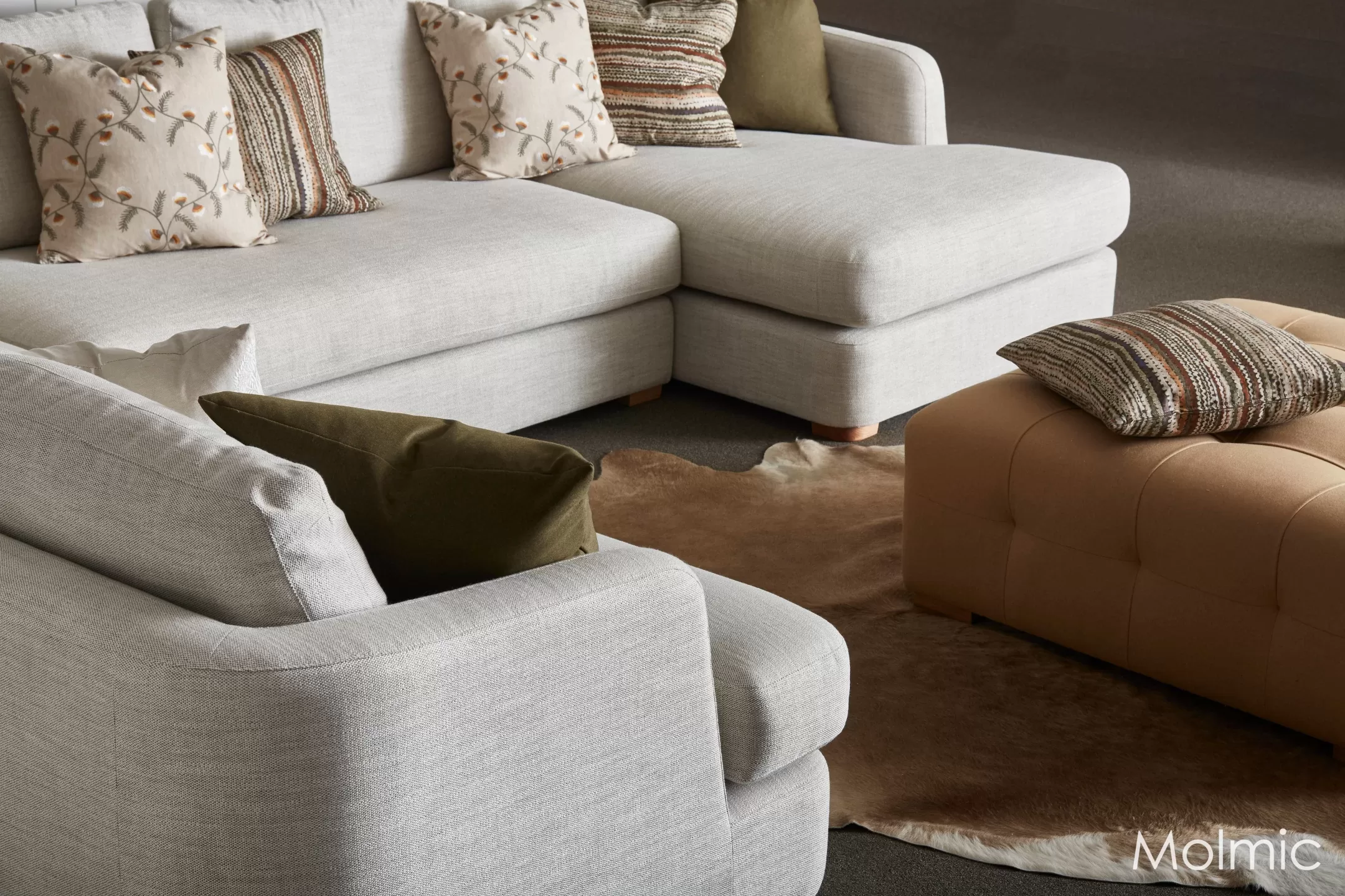 Molmic Palisades Sofa - Image 3