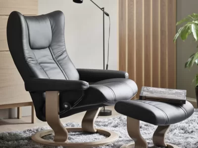 Stressless® Wing Recliner in Classic Base